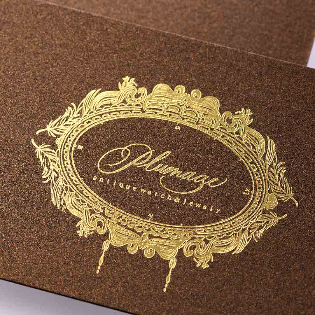 金のフレームが輝くジュエリー店のショップカード