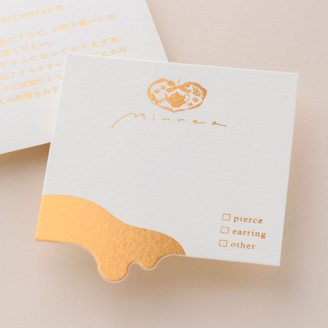 紙│クッション ホワイト<br>箔│つや消し濃赤金箔102