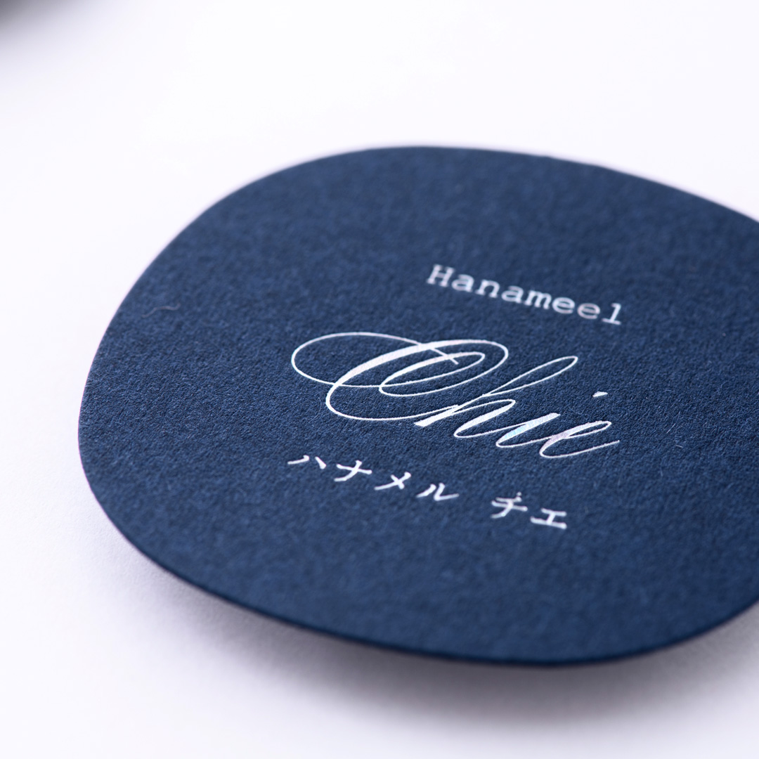 ホログラム箔が美しいショップカード