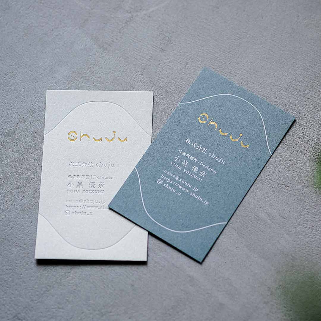 グレーがオシャレなデザイン名刺