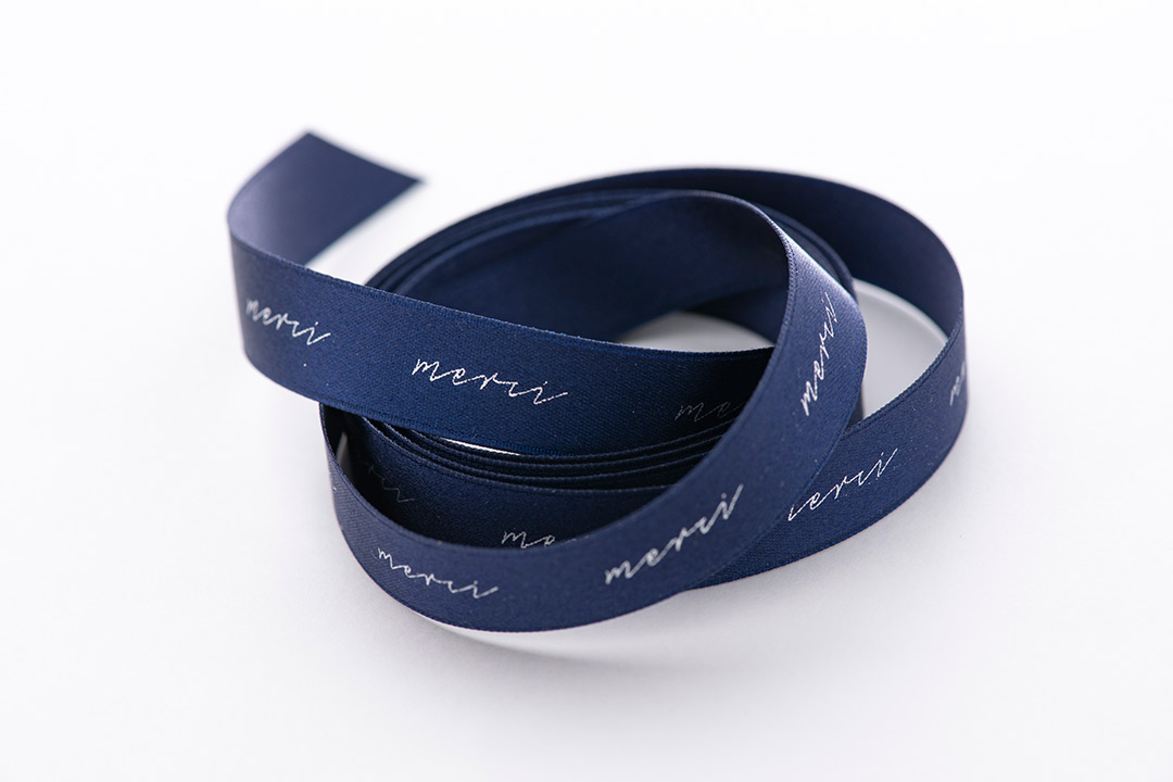 ネイビーリボン