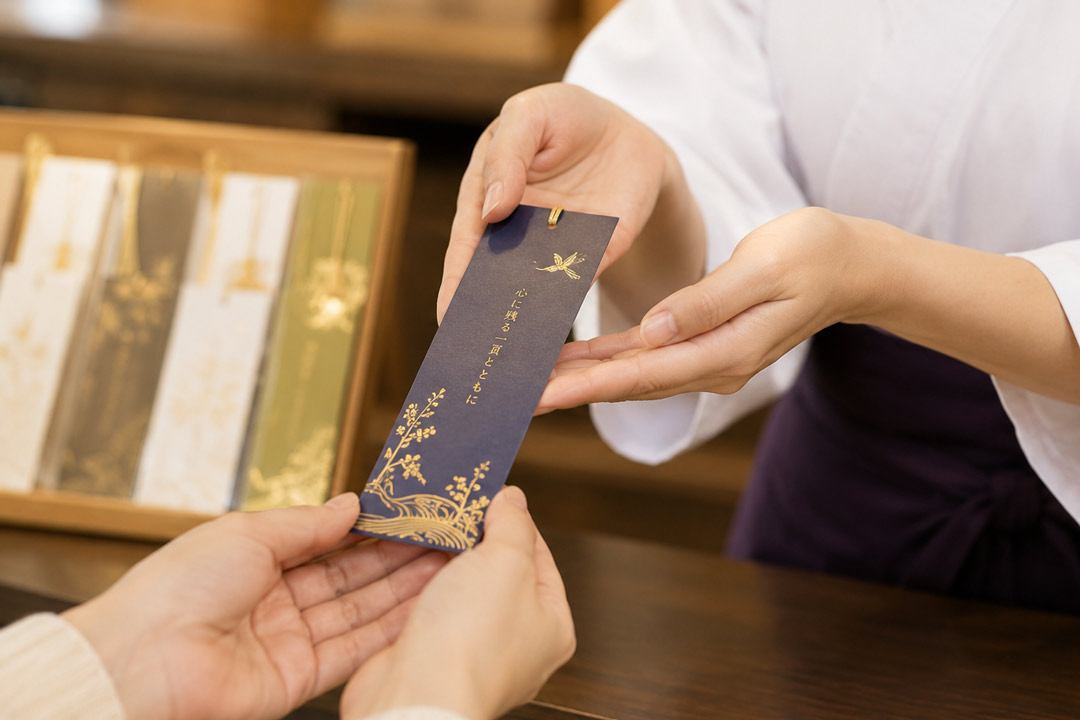 箔押しで作る栞の魅力